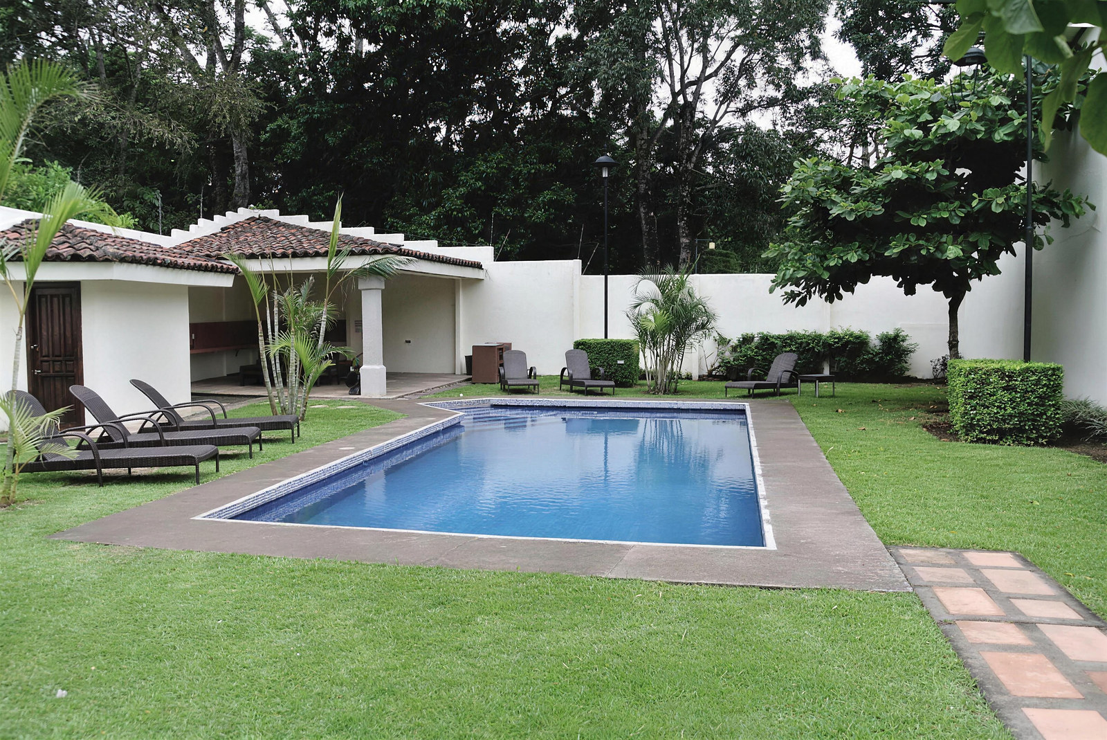 Casa en Condominio Los Alicantos en Colón, Mora, Costa Rica