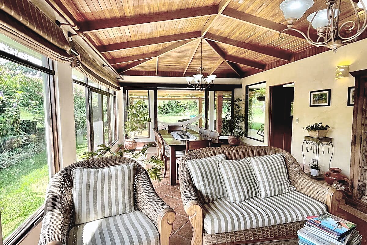 Casa de 1 Nivel con Gran Jardín en Guachipelín Norte, foto 4 de 23, San Rafael, Escazú, Costa Rica