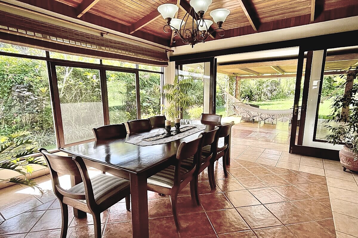 Casa de 1 Nivel con Gran Jardín en Guachipelín Norte, foto 5 de 23, San Rafael, Escazú, Costa Rica