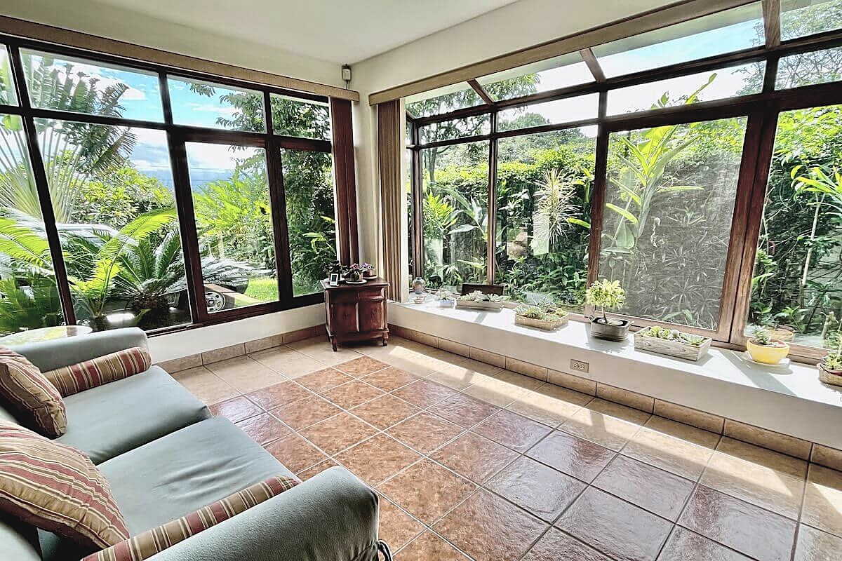 Casa de 1 Nivel con Gran Jardín en Guachipelín Norte, foto 7 de 23, San Rafael, Escazú, Costa Rica