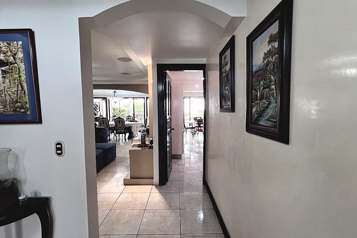 Two Story House in Barrio Los Colegios, Moravia, foto 7 of 30, San Vicente, Moravia, Costa Rica