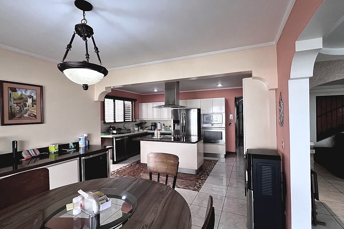 Two Story House in Barrio Los Colegios, Moravia, foto 13 of 30, San Vicente, Moravia, Costa Rica