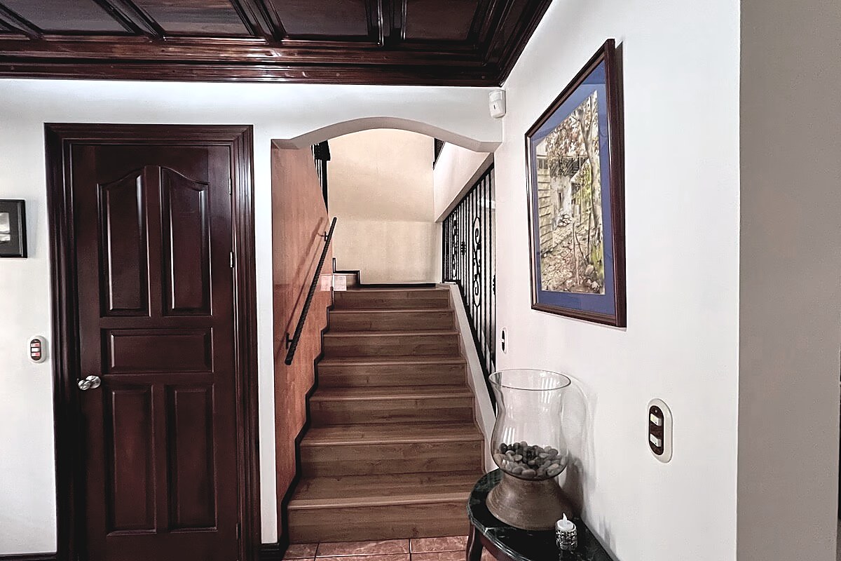 Two Story House in Barrio Los Colegios, Moravia, foto 18 of 30, San Vicente, Moravia, Costa Rica