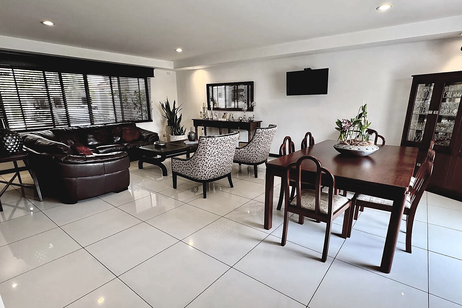 Casa de 2 Plantas en Residencial, Santa Ana centro, foto 8 de 23, Santa Ana, Costa Rica