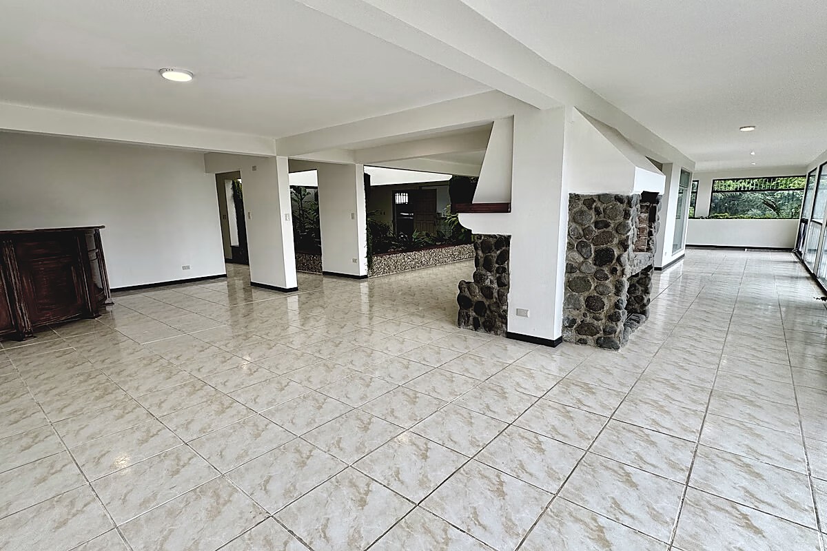 Casa de 3 Niveles Remodelada con Vista en Bello Horizonte de Escazú, foto 11 de 39, San Rafael, Escazú, Costa Rica