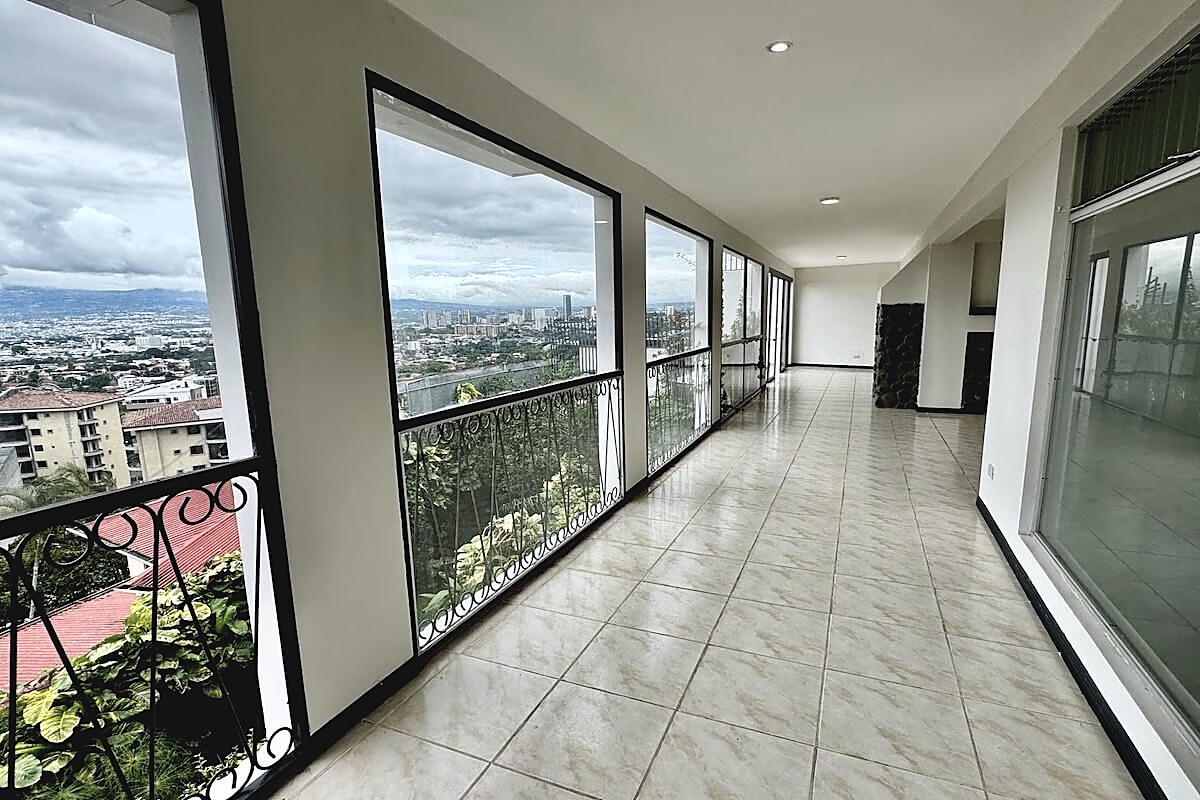 Casa de 3 Niveles Remodelada con Vista en Bello Horizonte de Escazú, foto 13 de 39, San Rafael, Escazú, Costa Rica