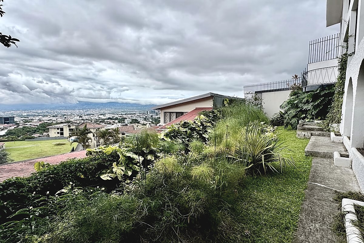 Casa de 3 Niveles Remodelada con Vista en Bello Horizonte de Escazú, foto 37 de 39, San Rafael, Escazú, Costa Rica