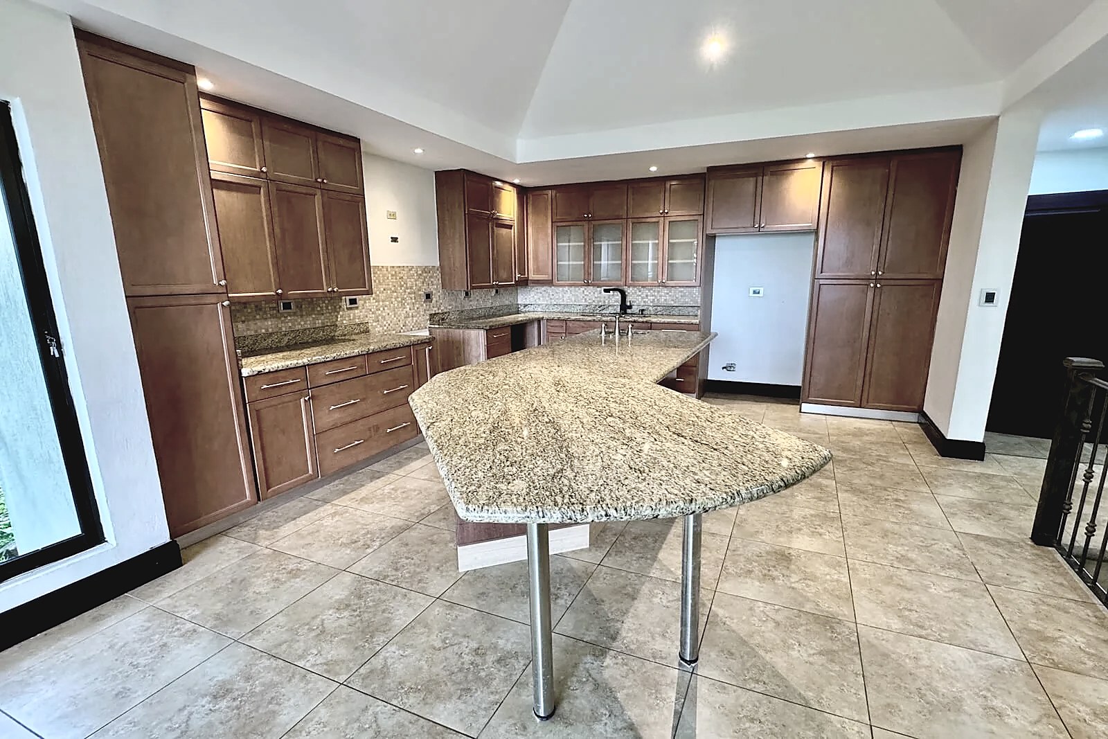 Four Level House with Great View in Los Bambues, Ciudad Colon, foto 15 of 48, Colon, Mora, Costa Rica
