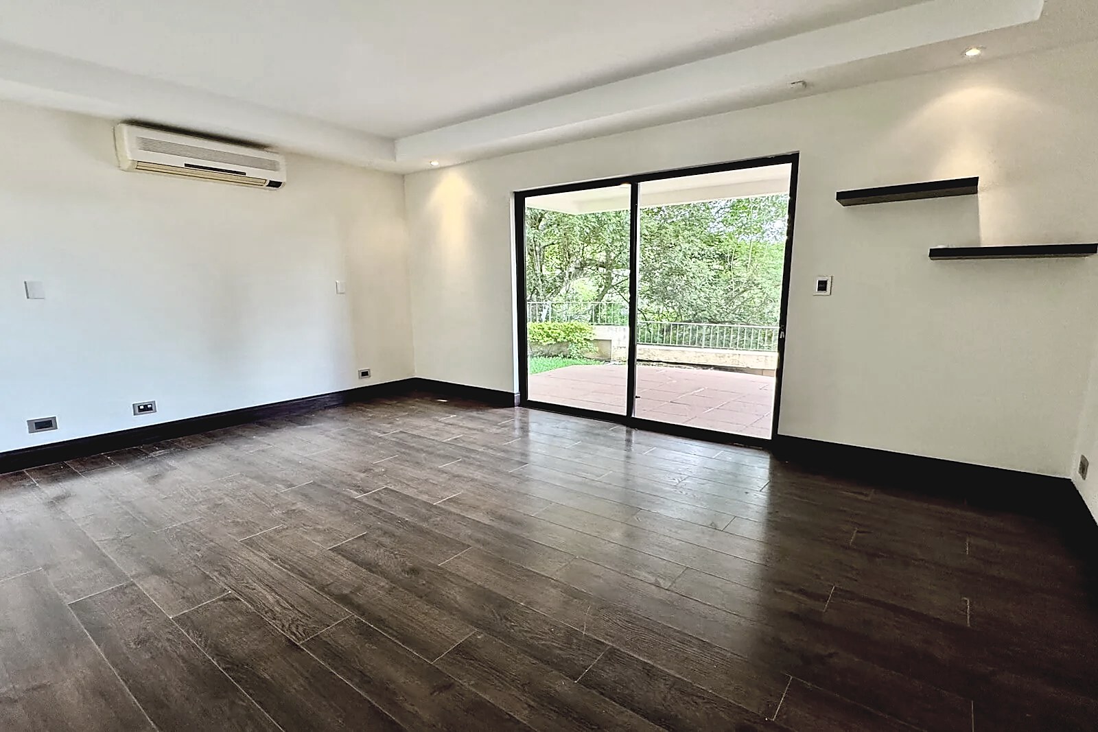 Four Level House with Great View in Los Bambues, Ciudad Colon, foto 26 of 48, Colon, Mora, Costa Rica