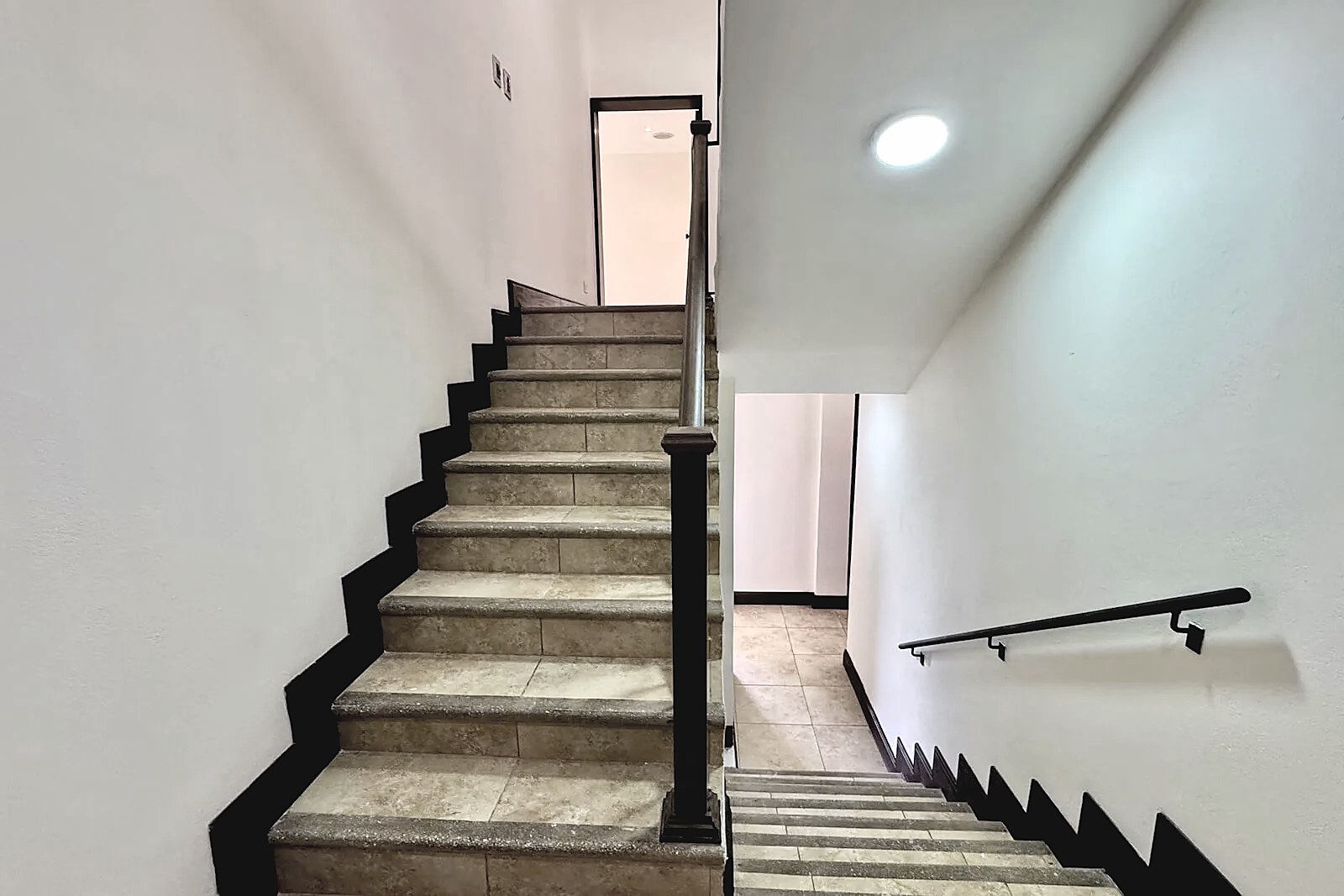 Four Level House with Great View in Los Bambues, Ciudad Colon, foto 30 of 48, Colon, Mora, Costa Rica
