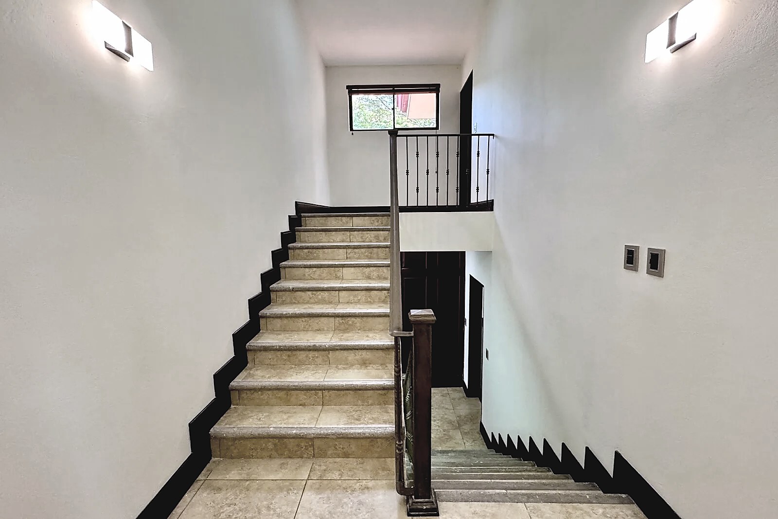 Four Level House with Great View in Los Bambues, Ciudad Colon, foto 32 of 48, Colon, Mora, Costa Rica