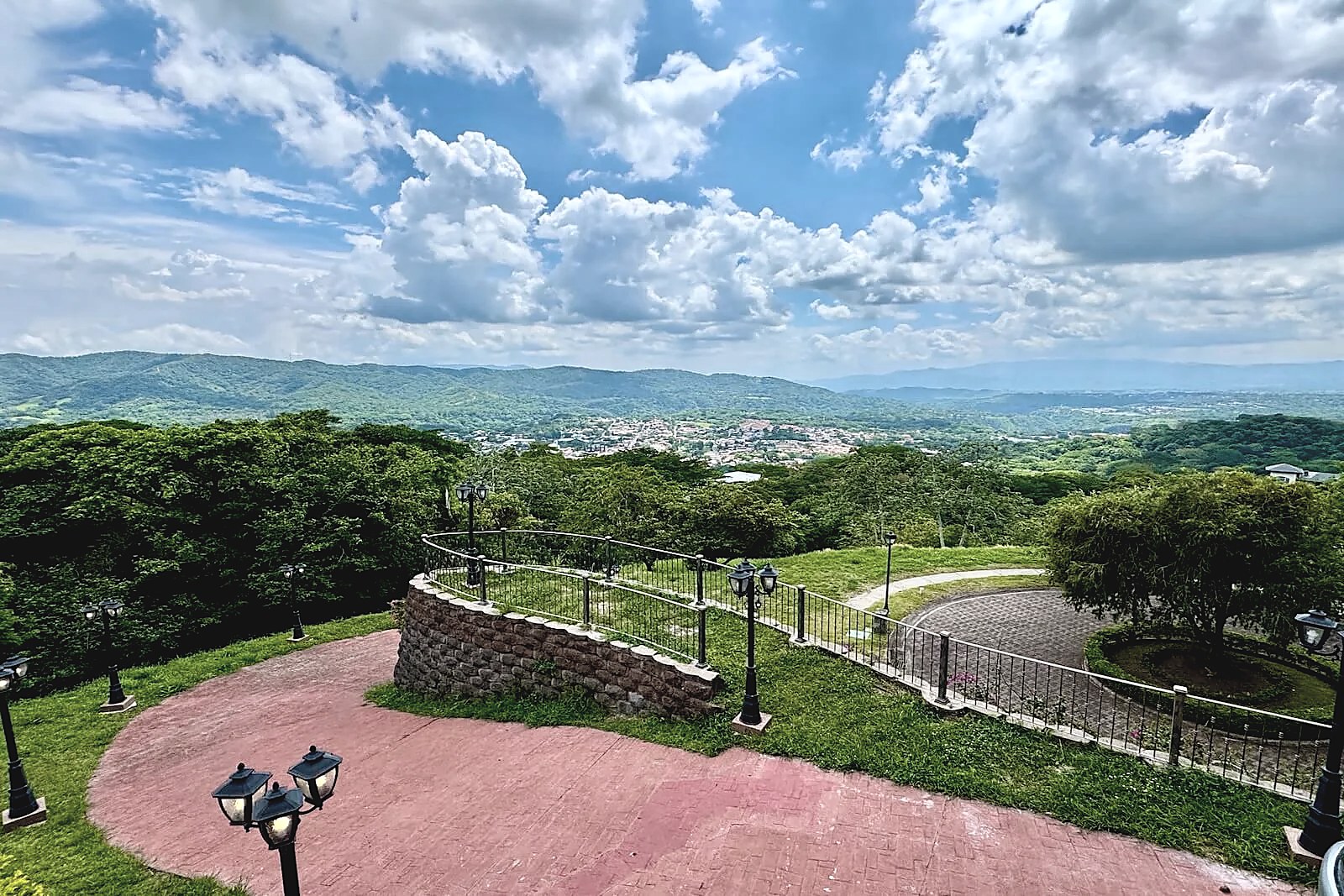 Four Level House with Great View in Los Bambues, Ciudad Colon, foto 40 of 48, Colon, Mora, Costa Rica