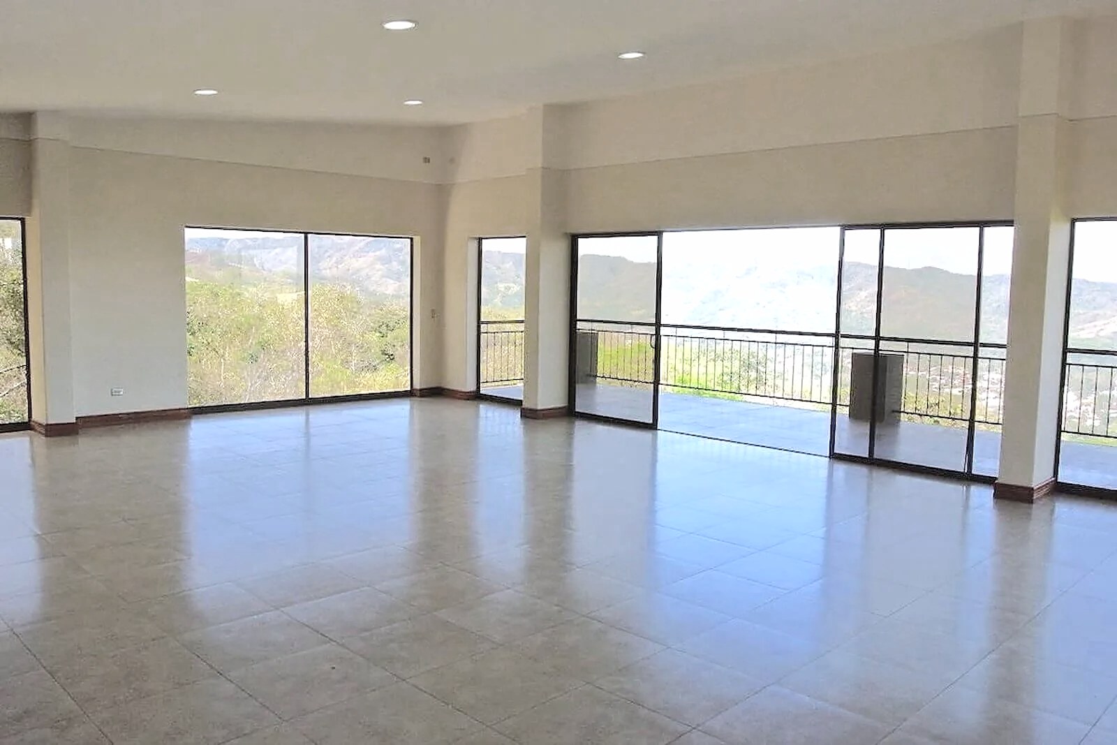 Four Level House with Great View in Los Bambues, Ciudad Colon, foto 45 of 48, Colon, Mora, Costa Rica