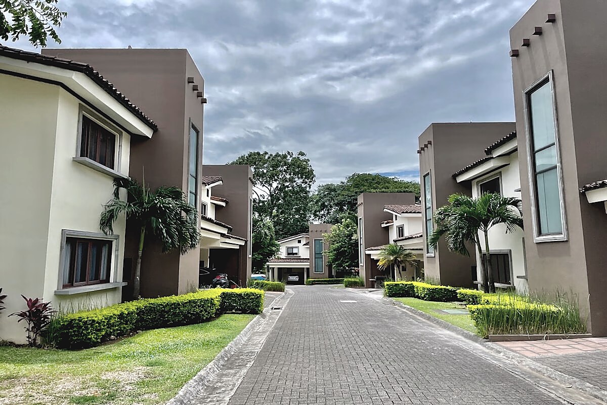 House in Condominio Los Alicantos, Ciudad Colon, foto 2 of 26, Colon, Mora, Costa Rica