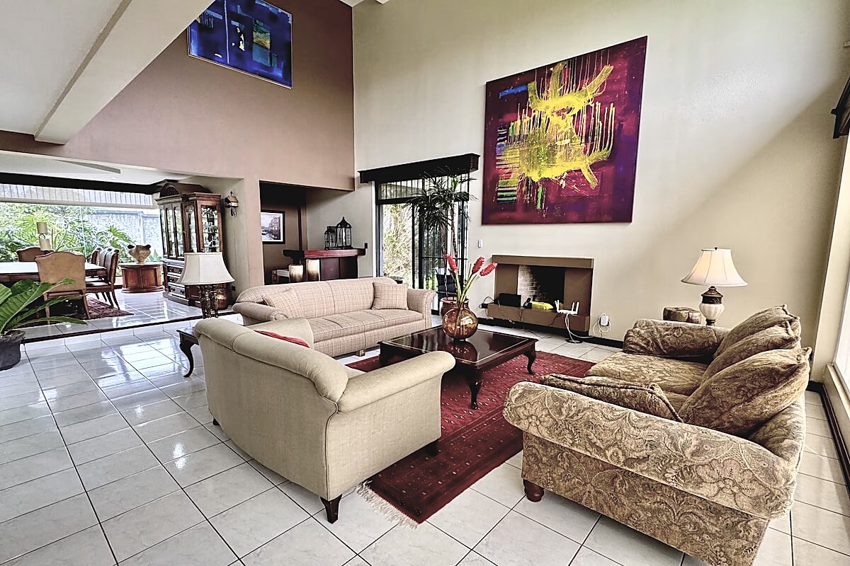 Independent House with Large Lot in San Isidro de Heredia, foto 5 of 30, San Isidro, Costa Rica