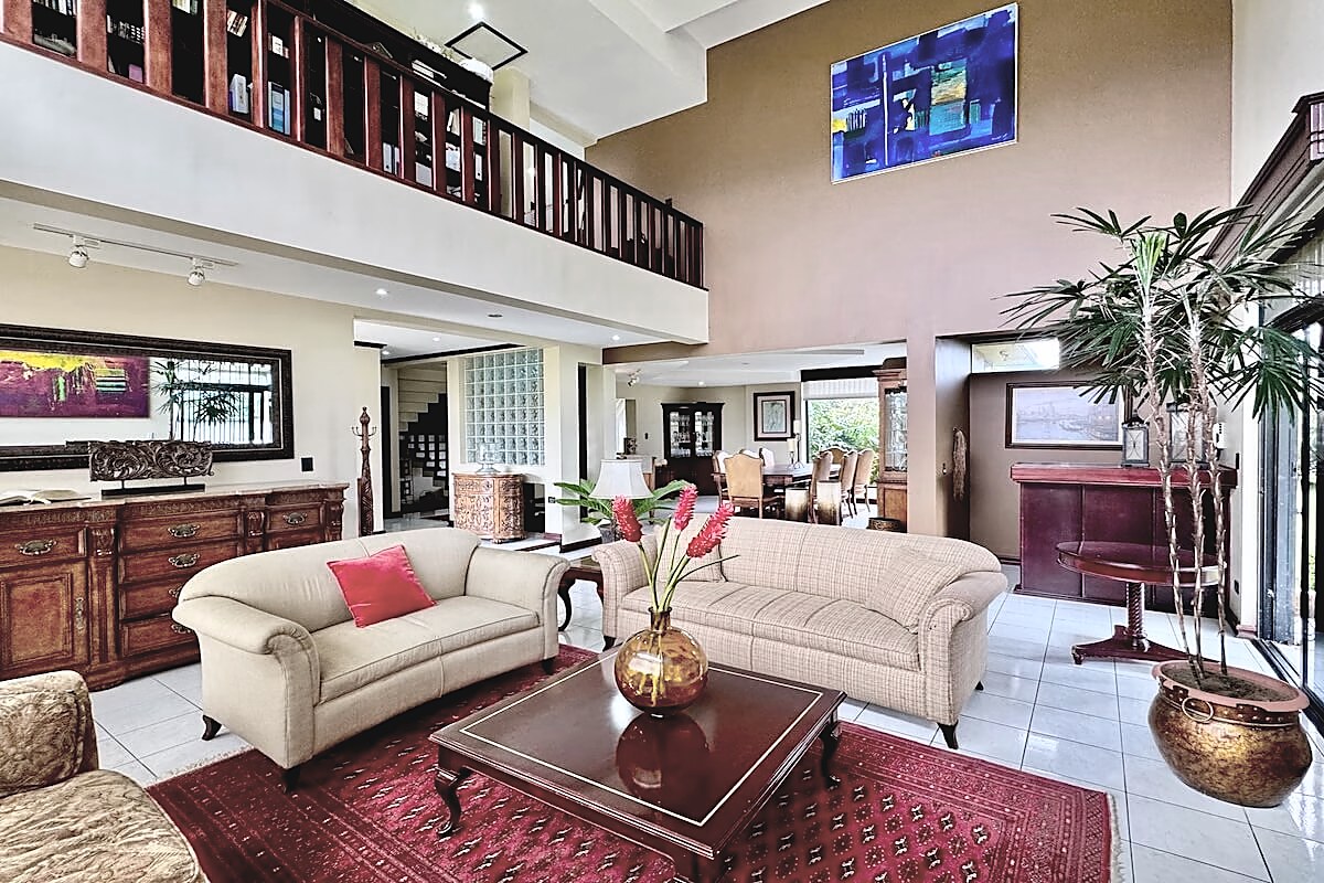 Independent House with Large Lot in San Isidro de Heredia, foto 6 of 30, San Isidro, Costa Rica