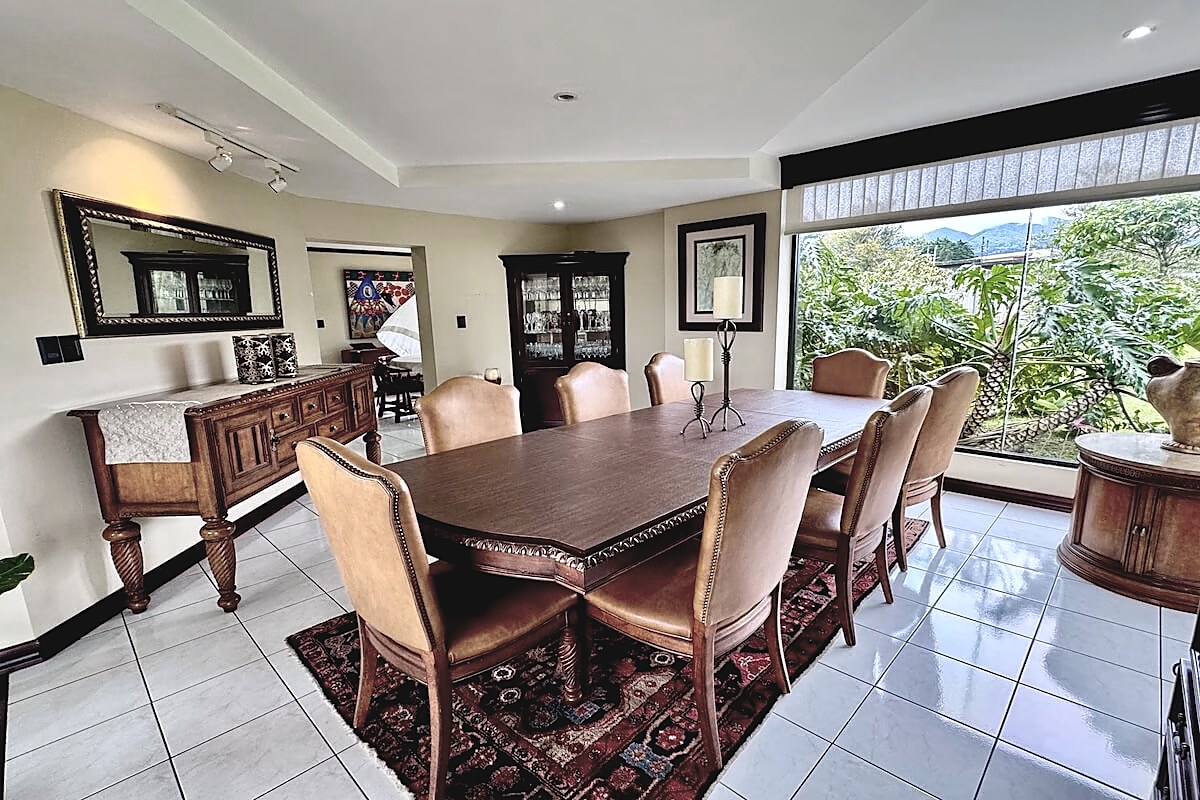 Independent House with Large Lot in San Isidro de Heredia, foto 8 of 30, San Isidro, Costa Rica