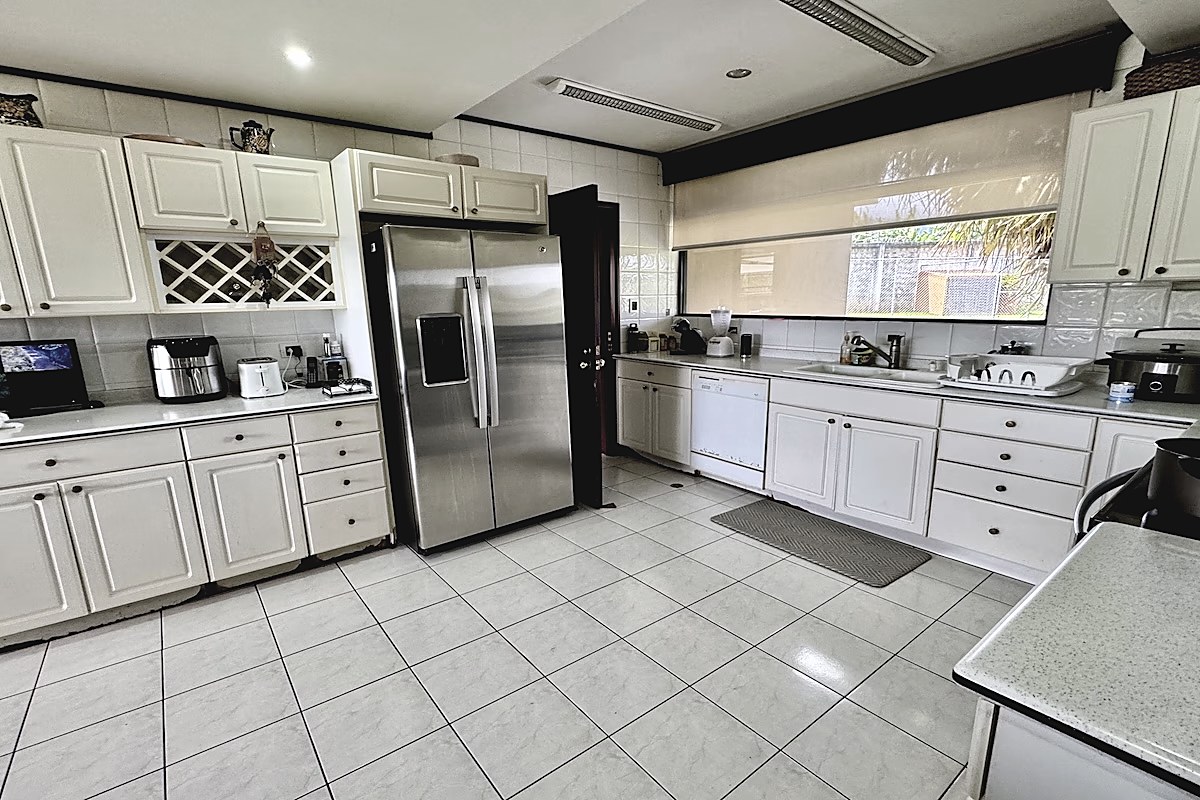 Independent House with Large Lot in San Isidro de Heredia, foto 11 of 30, San Isidro, Costa Rica
