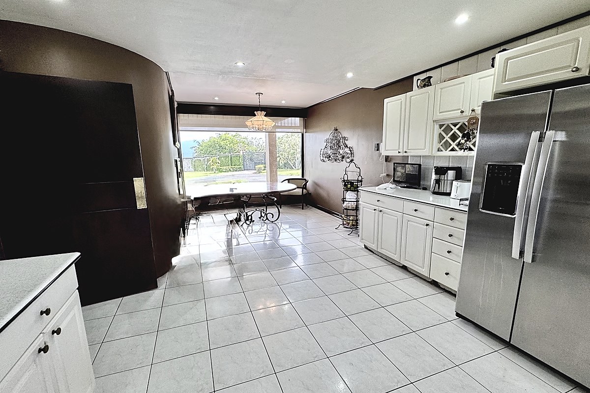 Independent House with Large Lot in San Isidro de Heredia, foto 12 of 30, San Isidro, Costa Rica