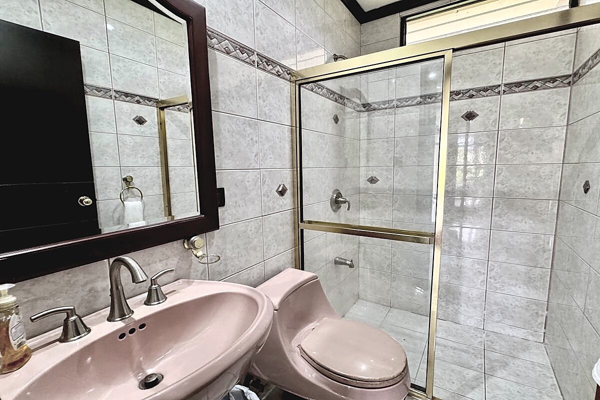 Independent House with Large Lot in San Isidro de Heredia, foto 13 of 30, San Isidro, Costa Rica