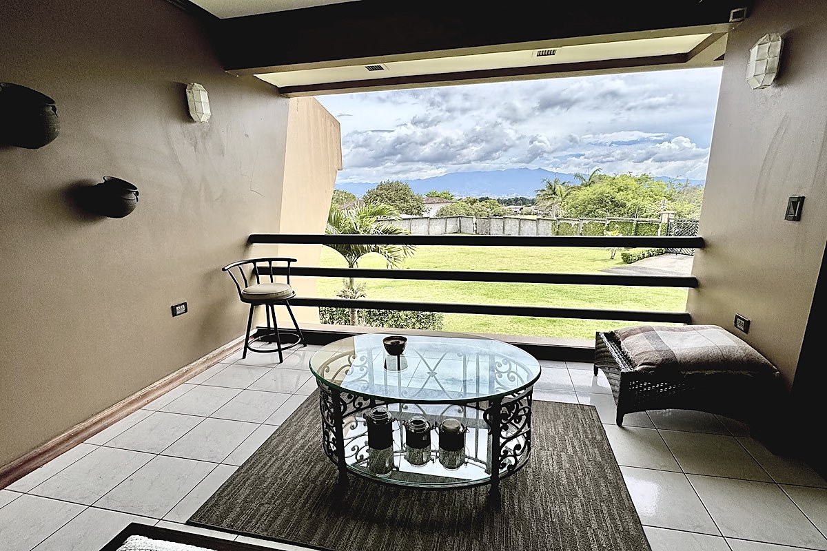Independent House with Large Lot in San Isidro de Heredia, foto 16 of 30, San Isidro, Costa Rica