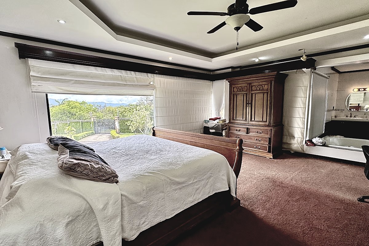 Independent House with Large Lot in San Isidro de Heredia, foto 17 of 30, San Isidro, Costa Rica
