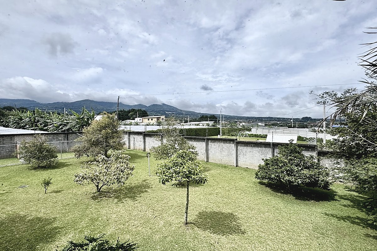 Independent House with Large Lot in San Isidro de Heredia, foto 23 of 30, San Isidro, Costa Rica