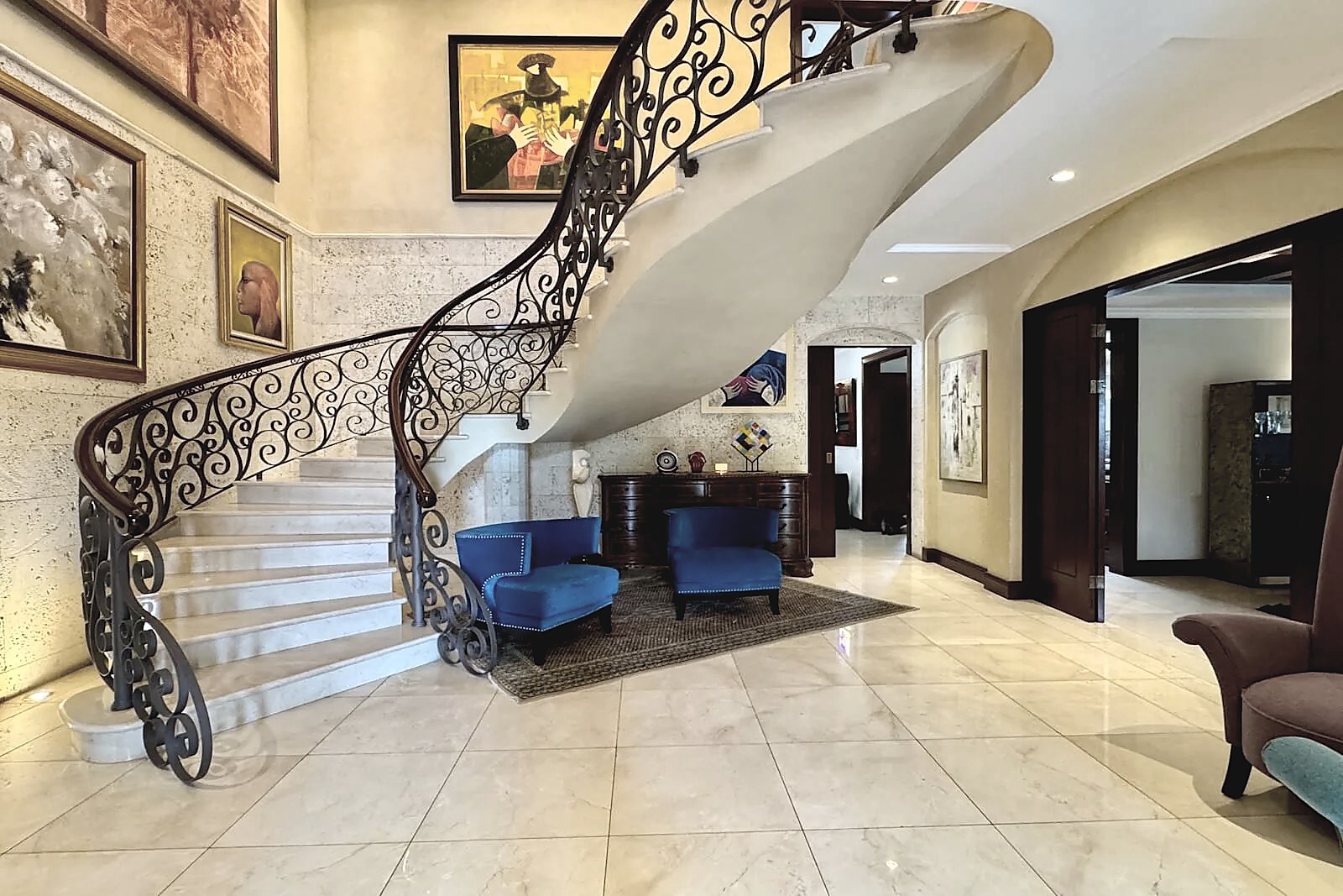 House with Pool in an Exclusive Santo Domingo Community, foto 4 of 48, Santo Tomas, Santo Domingo, Costa Rica