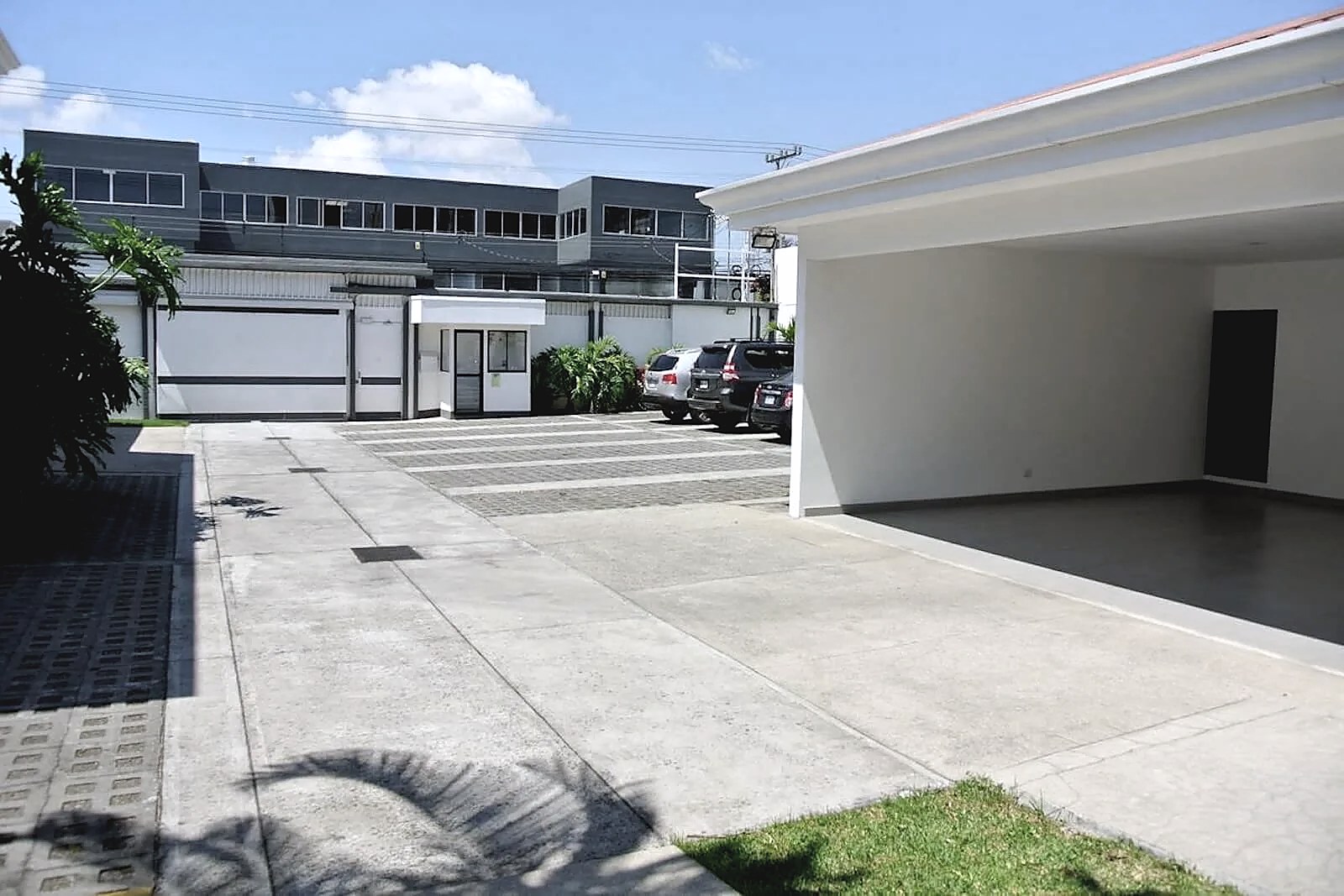 2 EDIFICIOS DE OFICINAS TOTALMENTE REMODELADOS Y EQUIPADOS, foto 3 de 47, Mata Redonda, San José, Costa Rica