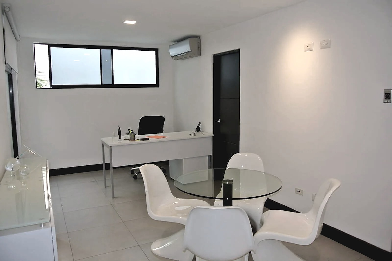 2 EDIFICIOS DE OFICINAS TOTALMENTE REMODELADOS Y EQUIPADOS, foto 35 de 47, Mata Redonda, San José, Costa Rica