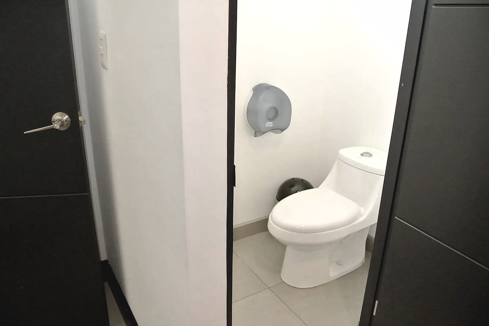 2 EDIFICIOS DE OFICINAS TOTALMENTE REMODELADOS Y EQUIPADOS, foto 39 de 47, Mata Redonda, San José, Costa Rica