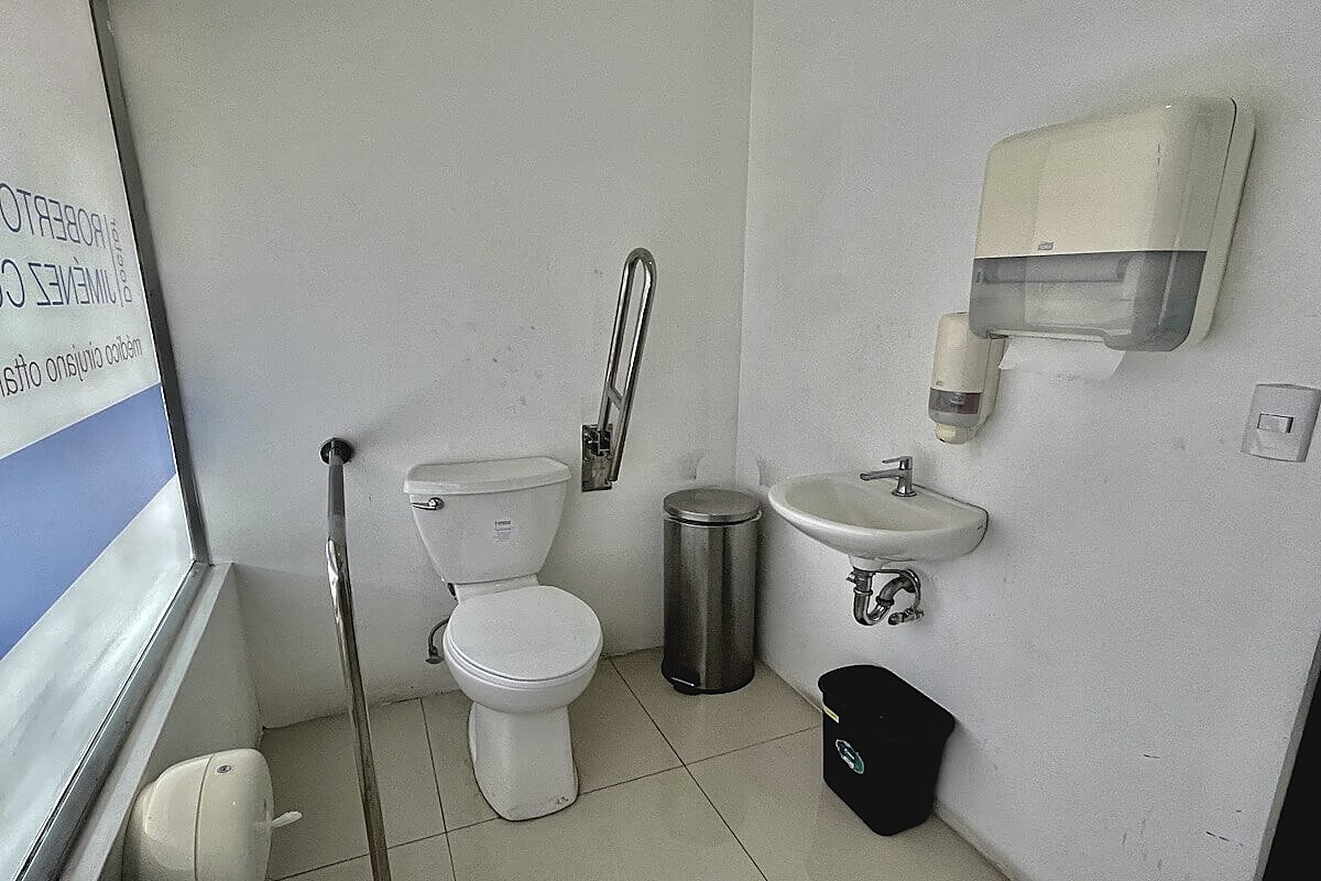 Office or Medical Suite in Centro Comercial El Cruce, foto 7 of 15, San Rafael, Escazu, Costa Rica