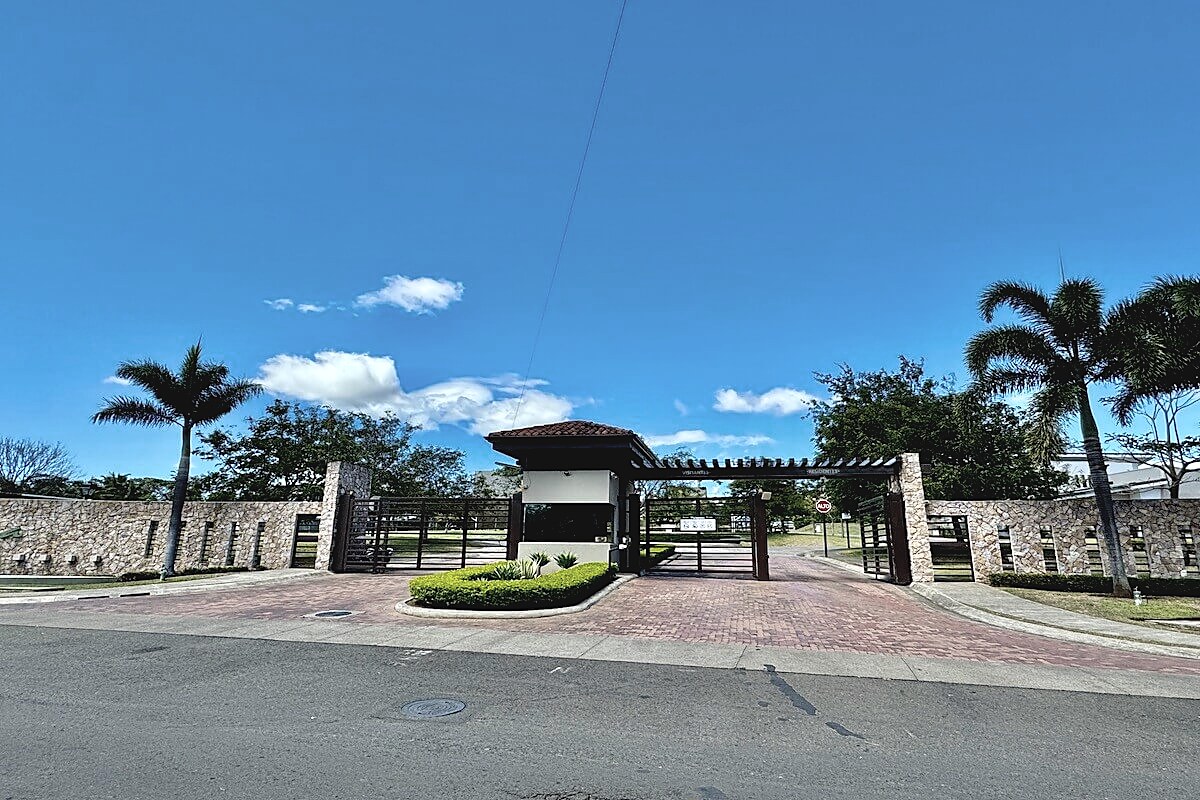 Lote en Condominio Riviera, foto 2 de 24, San Rafael, Alajuela, Costa Rica
